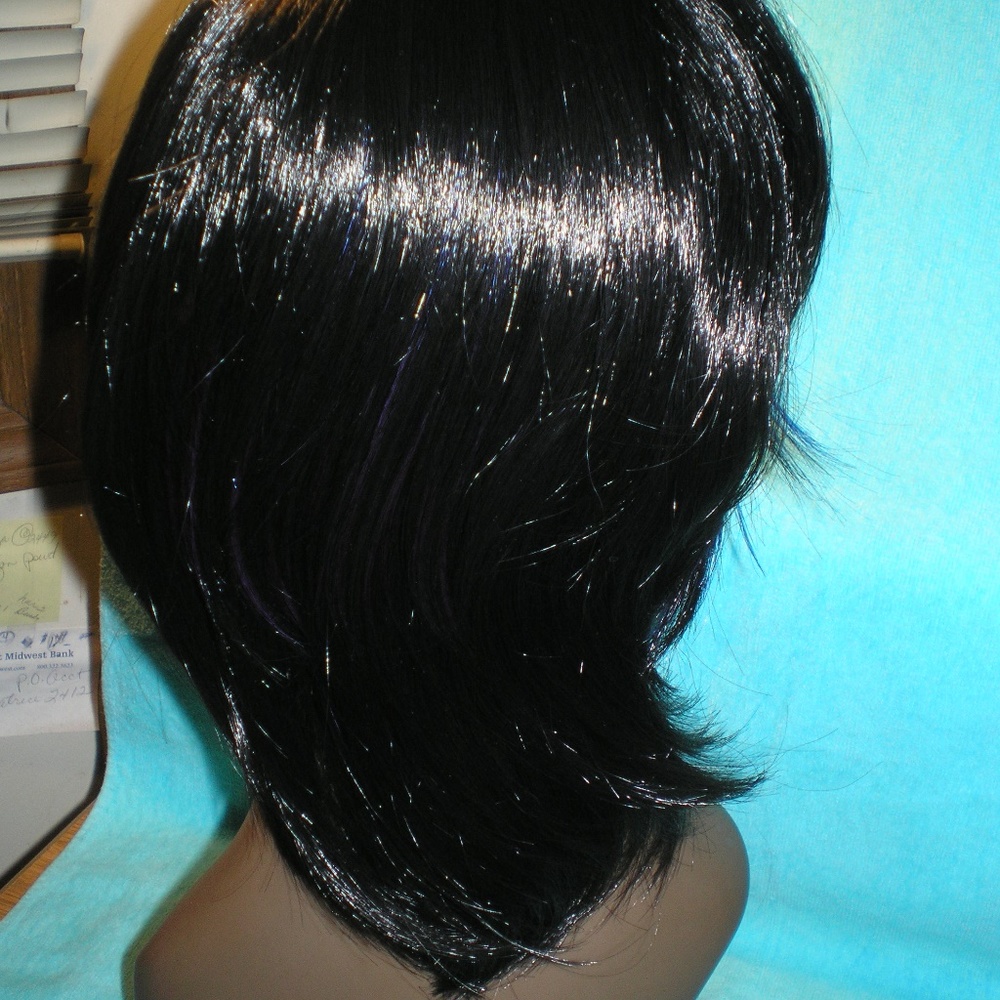 Full Cap Wig - Picture 5 of 6